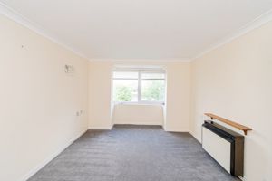 LIVING ROOM- click for photo gallery